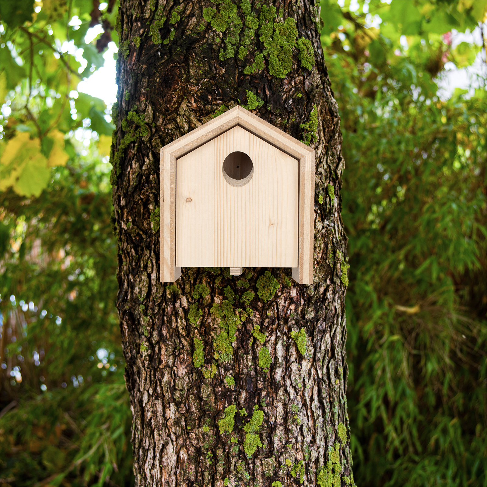 Der Grundkorpus ist mit einem Haken versehen um das Haus auch aufzuhängen. 
