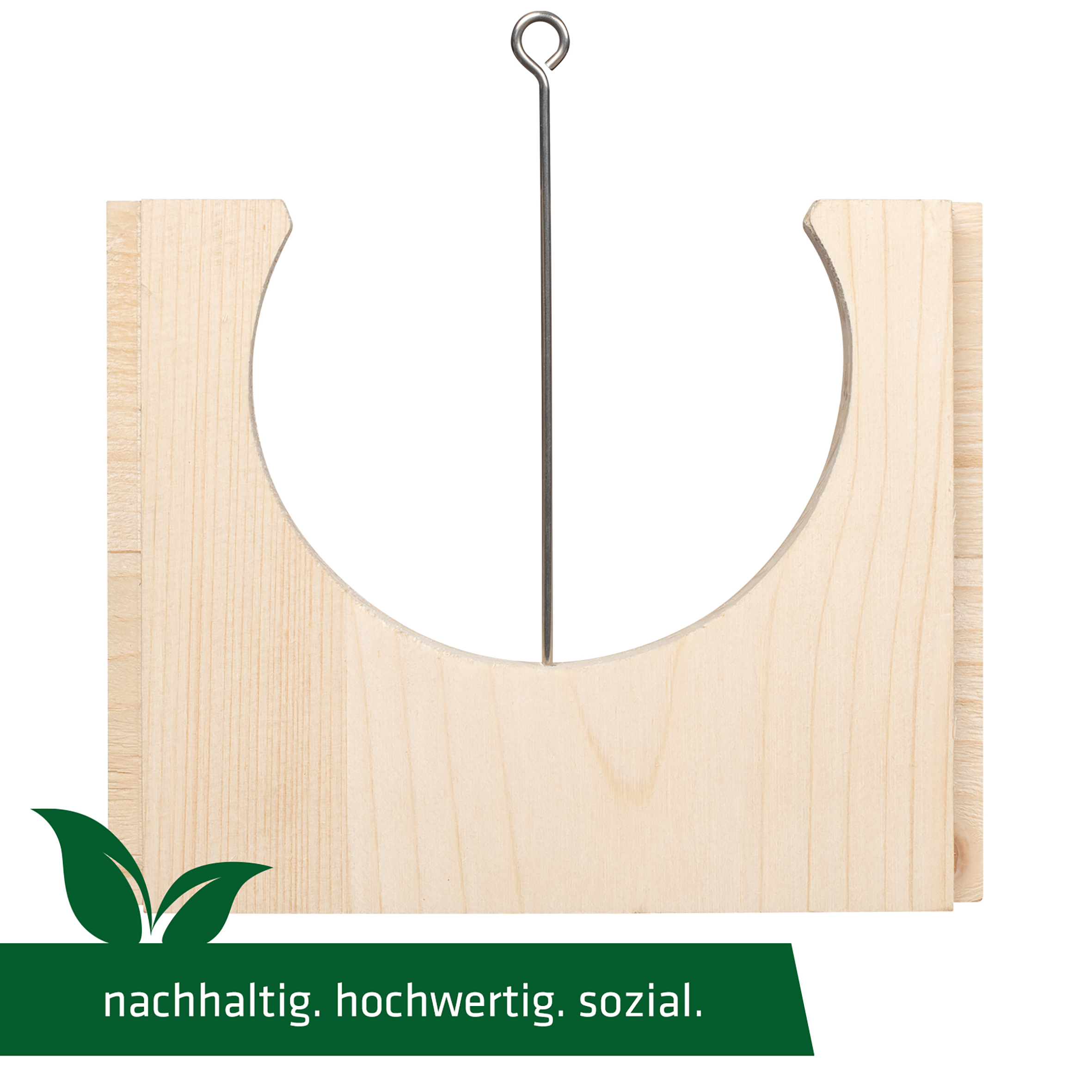 Die Blende wird aus hochwertigem Holz in einer sozialen Einrichtung gefertigt. 